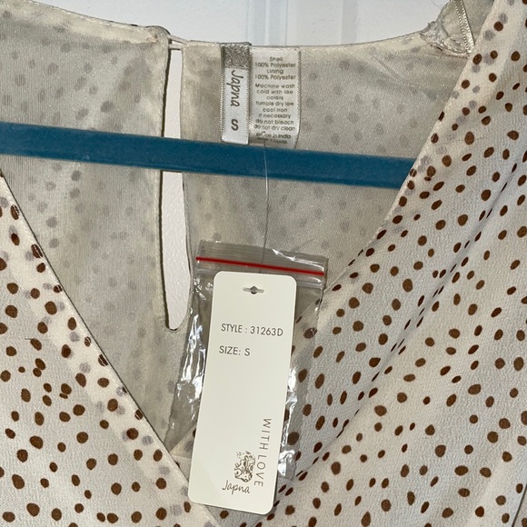 Flowy Polka Dot romper - Picture 3 of 3